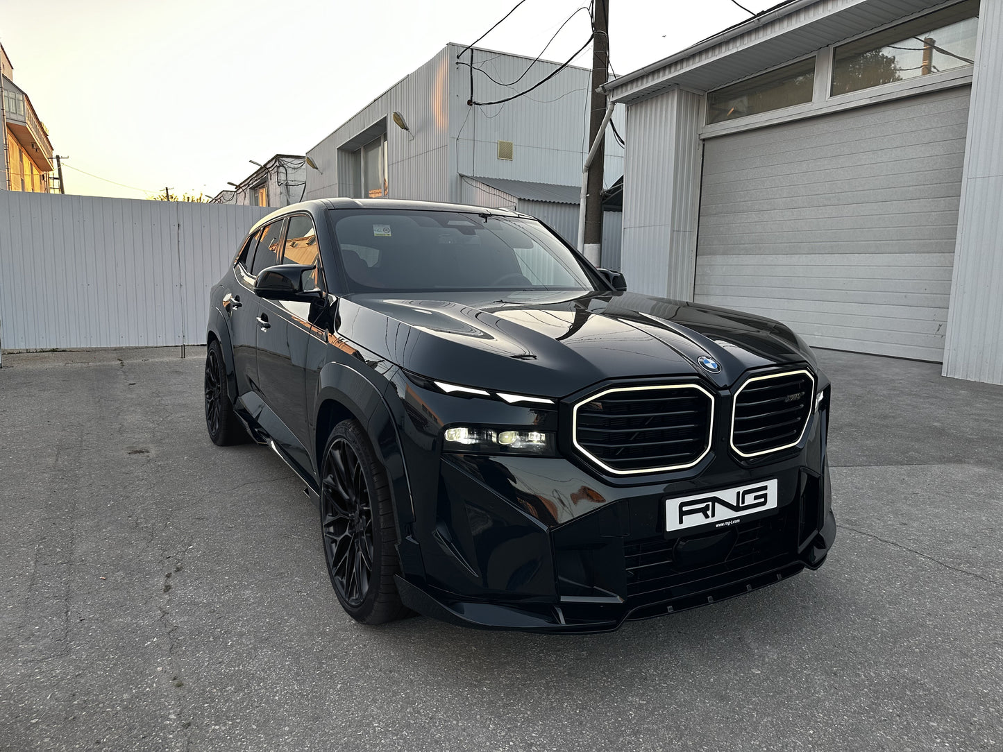 BMW XM Renegade Kit (Negro brillante)