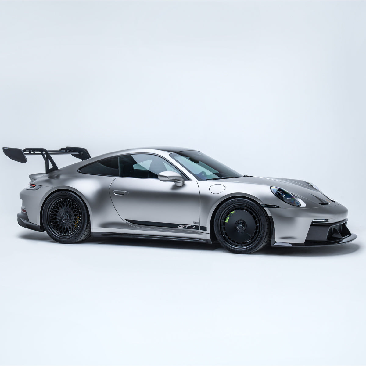 Añadido delantero ADRO para Porsche 992.1 GT3