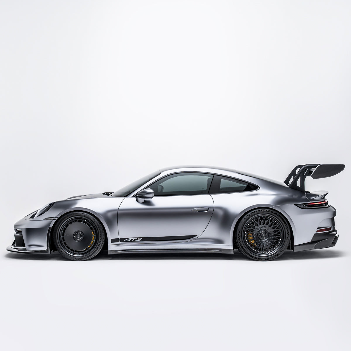 Añadido delantero ADRO para Porsche 992.1 GT3