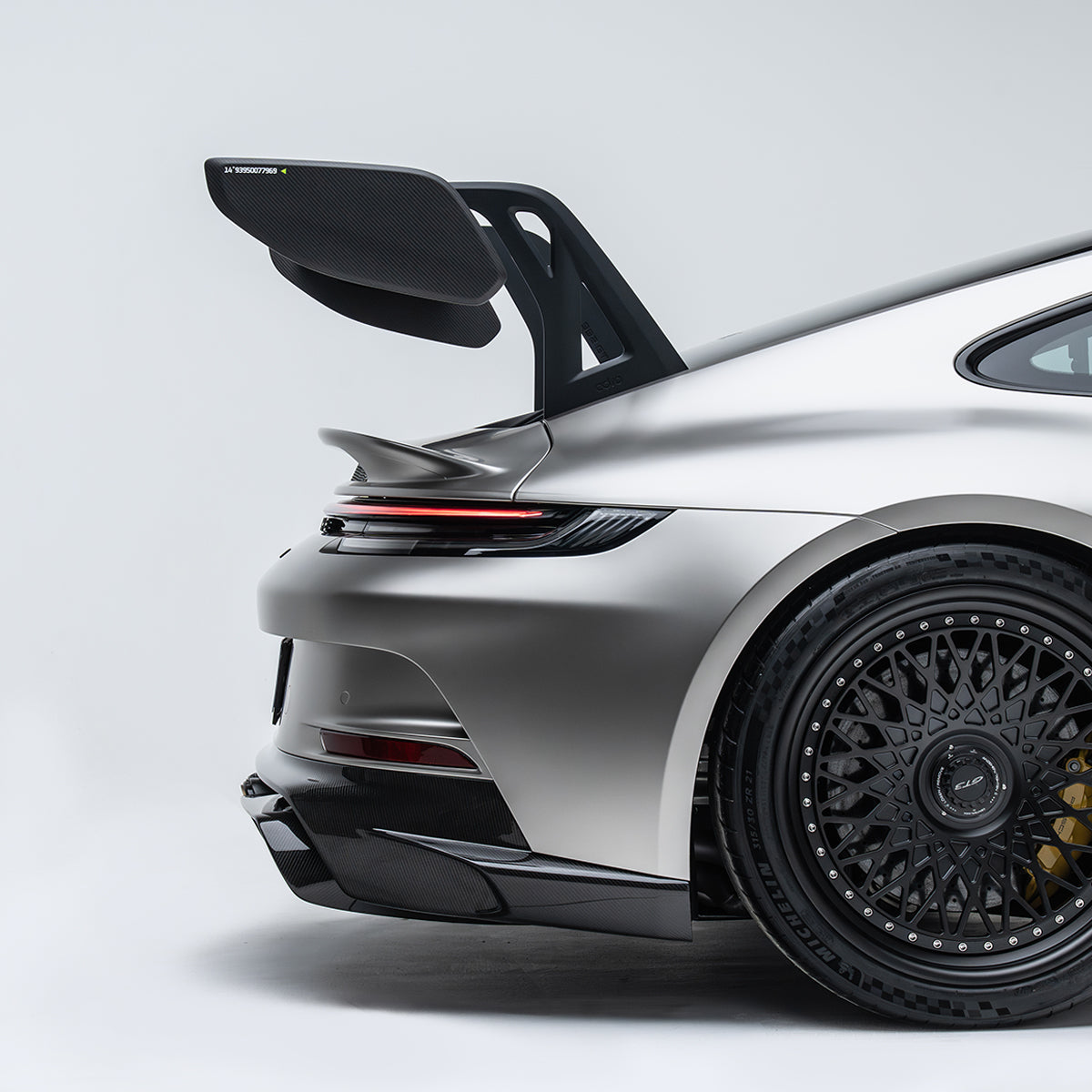 Alerón AT-P ADRO para Porsche 992.1 GT3