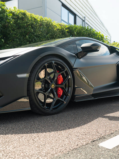 Kit completo en carbono para Lamborghini REVUELTO - CT Design