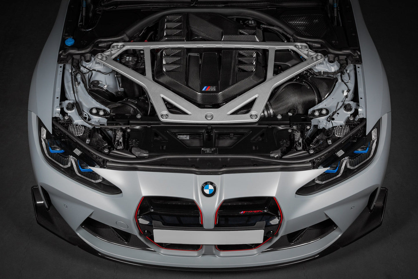 Admision Eventuri para BMW G8X M2/M3/M4 con barras estabilizadoras.