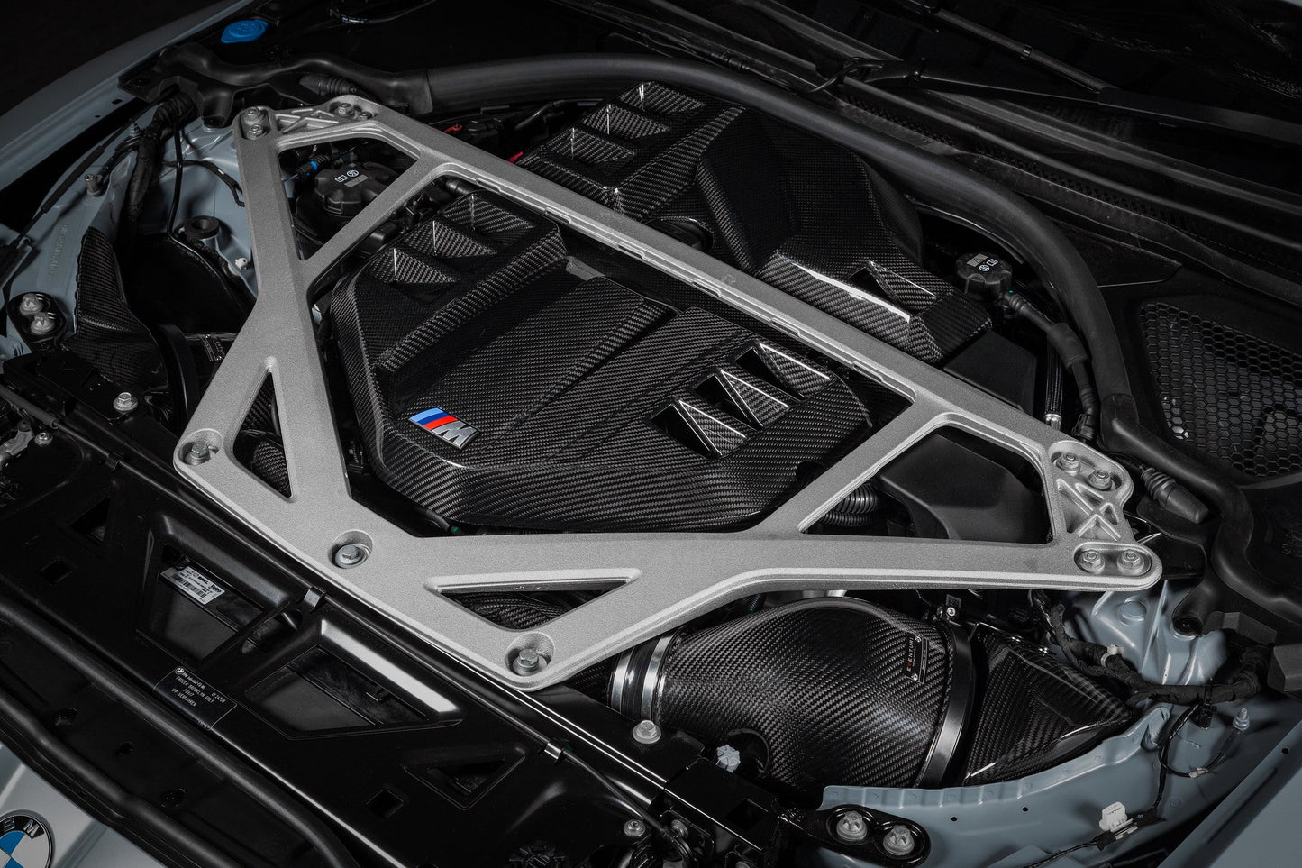 Admision Eventuri para BMW G8X M2/M3/M4 con barras estabilizadoras.