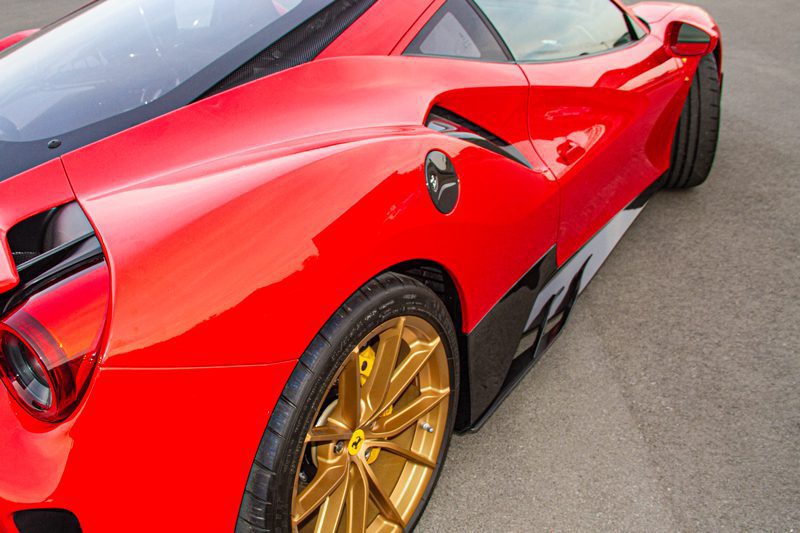 Programa Capristo en carbono para Ferrari 488 GTB