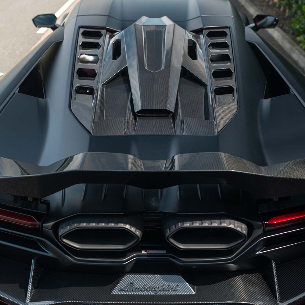 Tapa del motor y toma de aire de techo en carbono para Lamborghini REVUELTO - CT Design