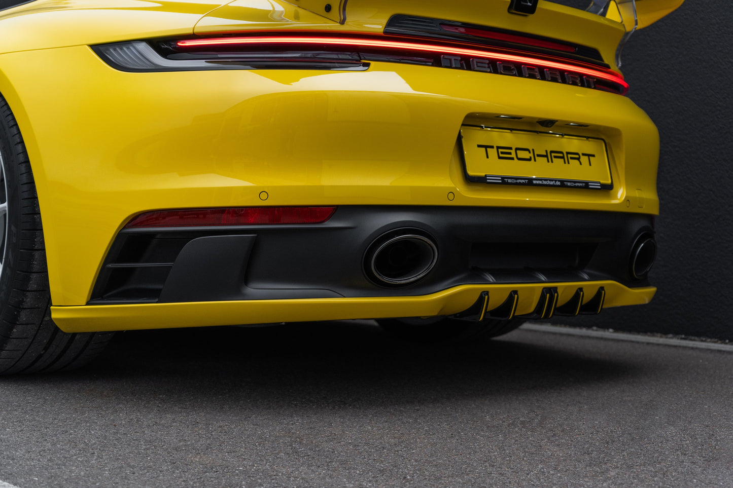 Difusor trasero Techart para Porsche 992 Carrera con parachoques SportDesign
