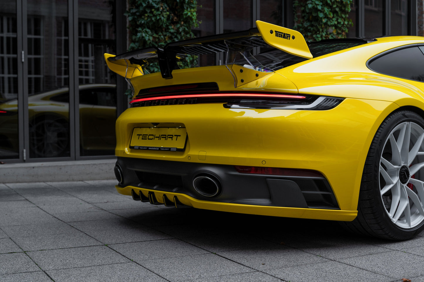 Difusor trasero Techart para Porsche 992 Carrera con parachoques SportDesign